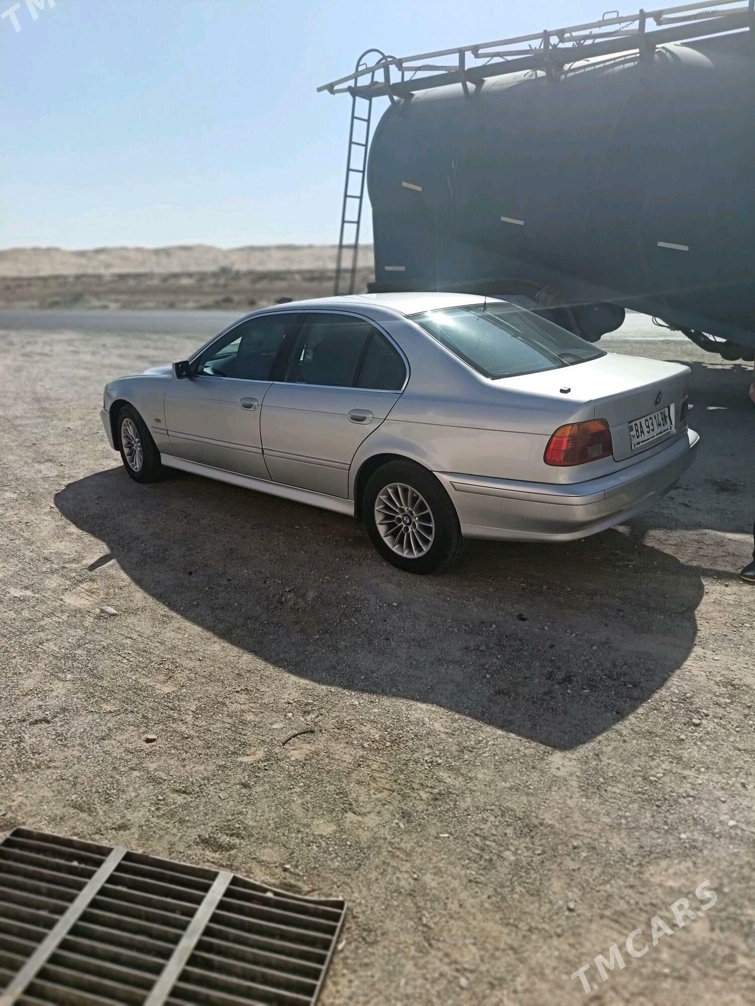 BMW E39 2000 - 90 000 TMT - Hazar - img 1