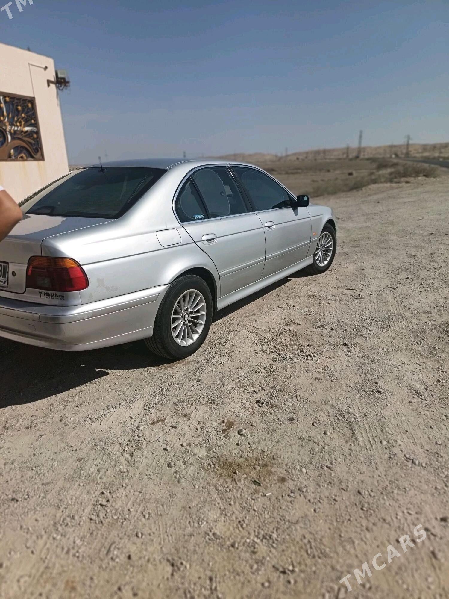 BMW E39 2000 - 90 000 TMT - Hazar - img 4