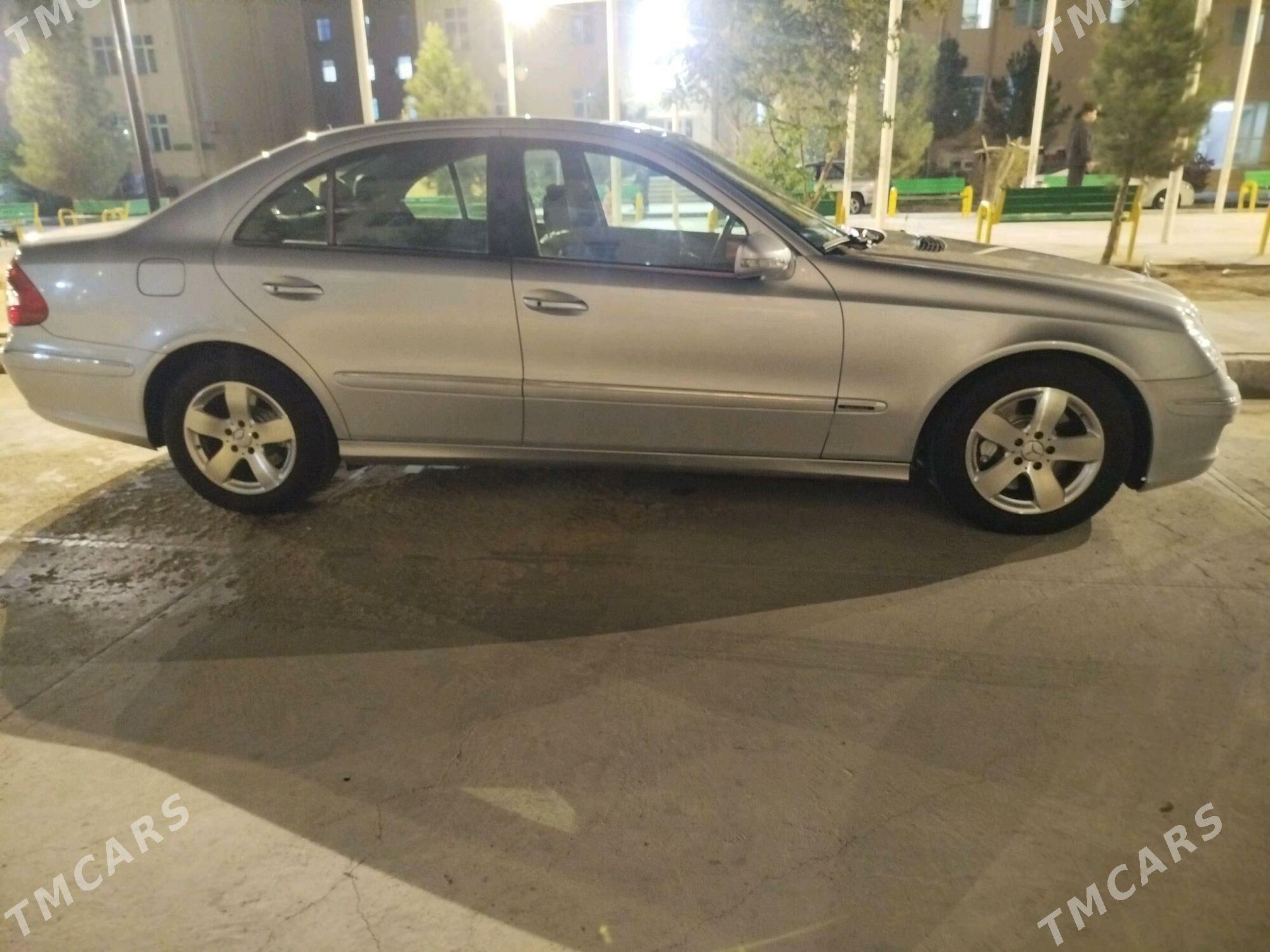 Mercedes-Benz E350 2008 - 210 000 TMT - Кëши - img 3
