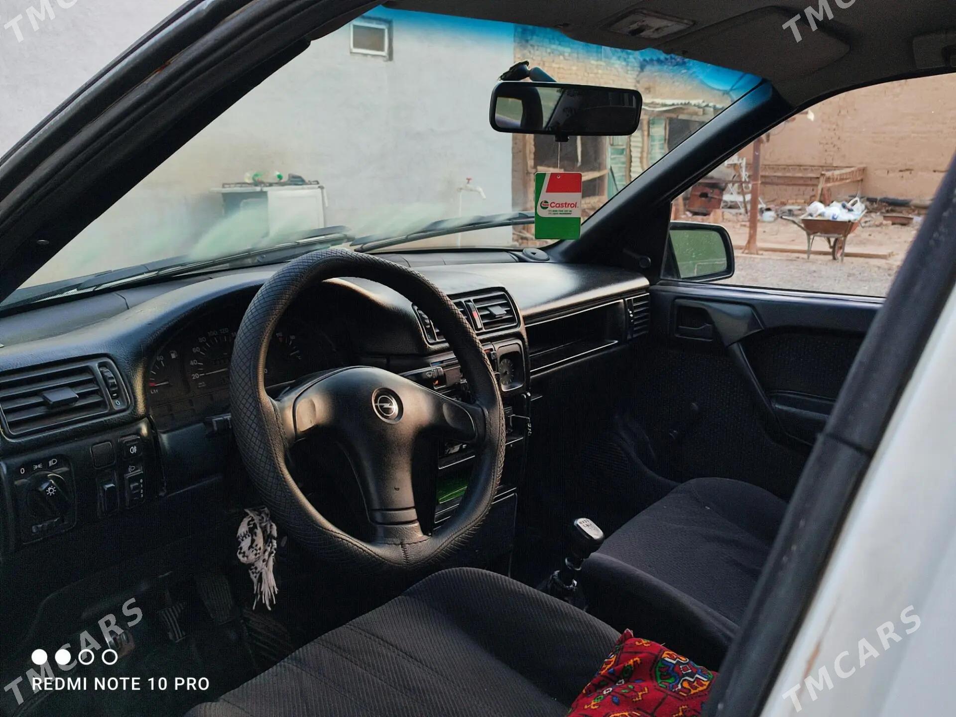 Opel Vectra 1993 - 38 000 TMT - Мары - img 1