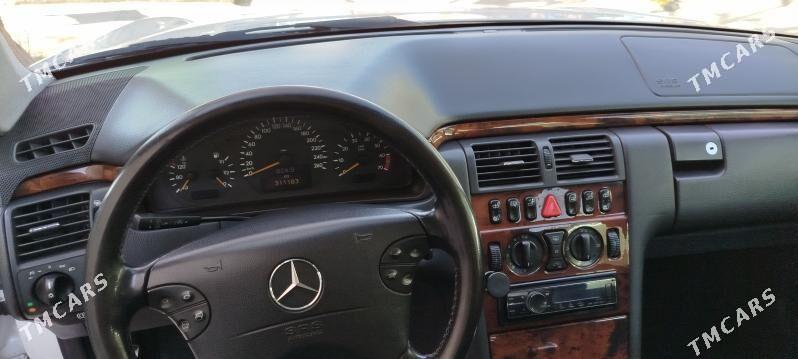 Mercedes-Benz E-Class 2002 - 100 000 TMT - Baýramaly - img 9