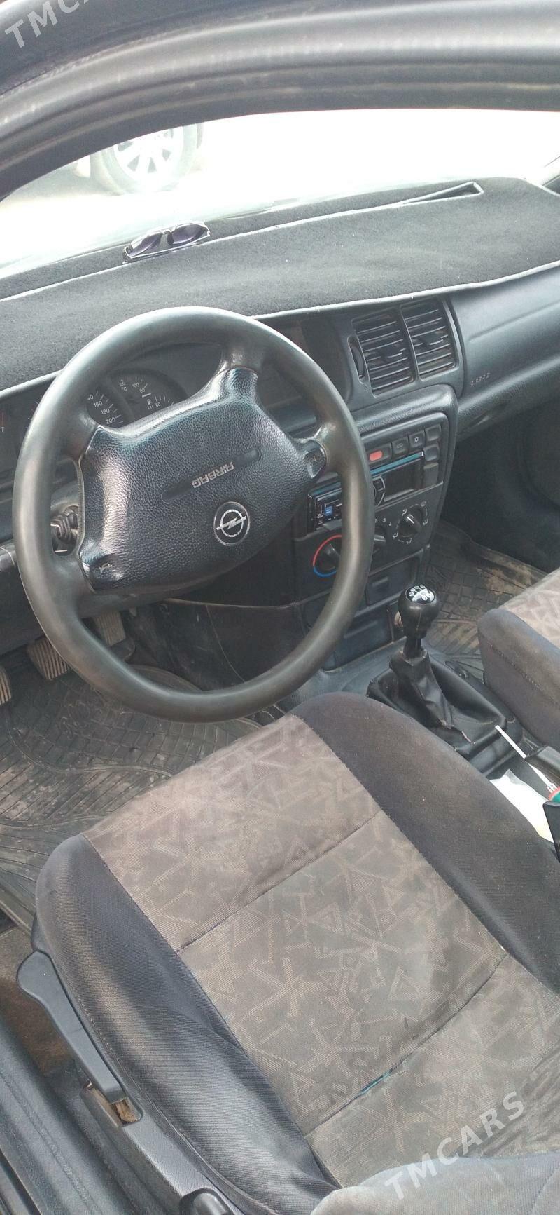 Opel Vectra 1999 - 47 000 TMT - Гурбансолтан Едже - img 5