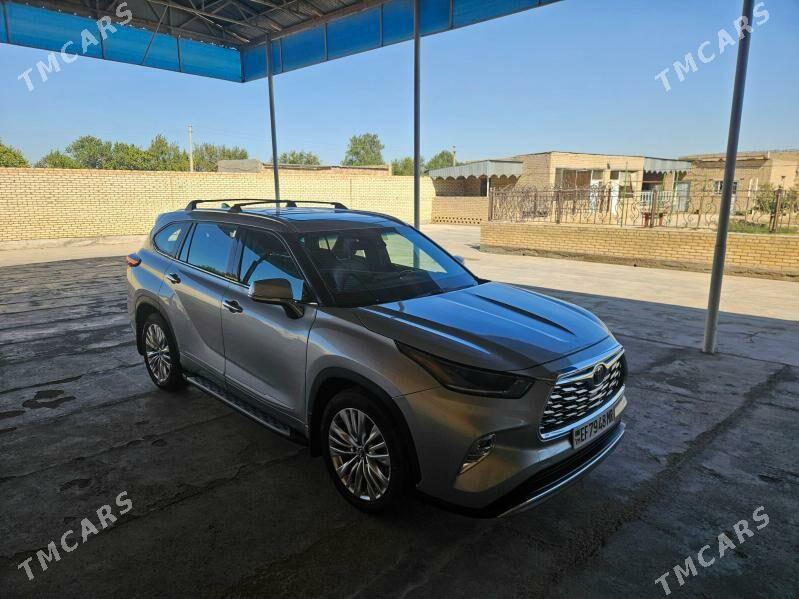 Toyota Highlander 2021 - 560 000 TMT - Байрамали - img 5