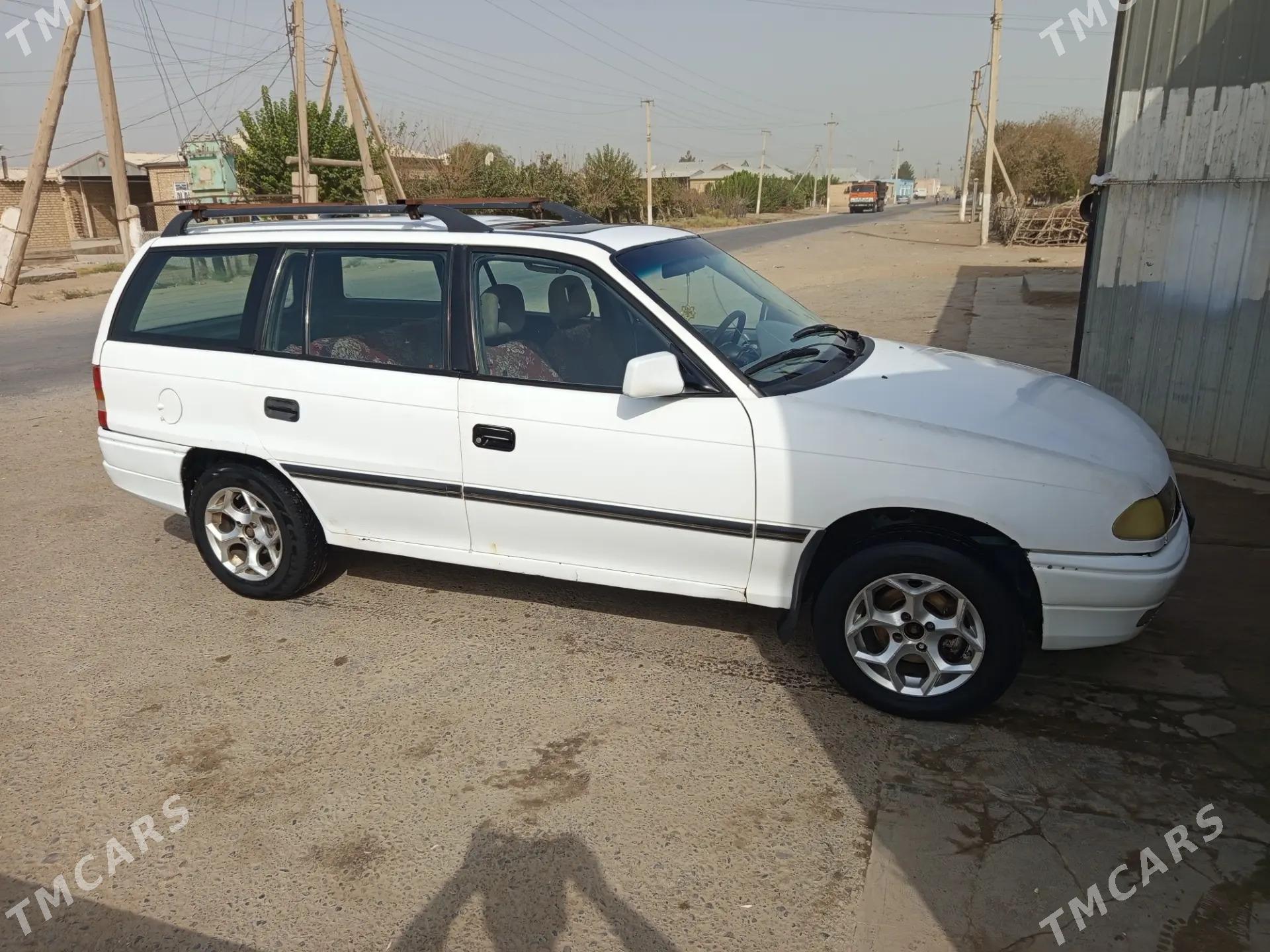 Opel Astra 1992 - 25 000 TMT - Murgap - img 3