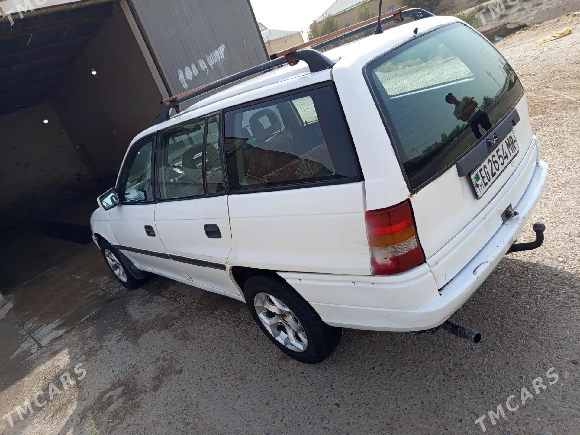 Opel Astra 1992 - 25 000 TMT - Murgap - img 1