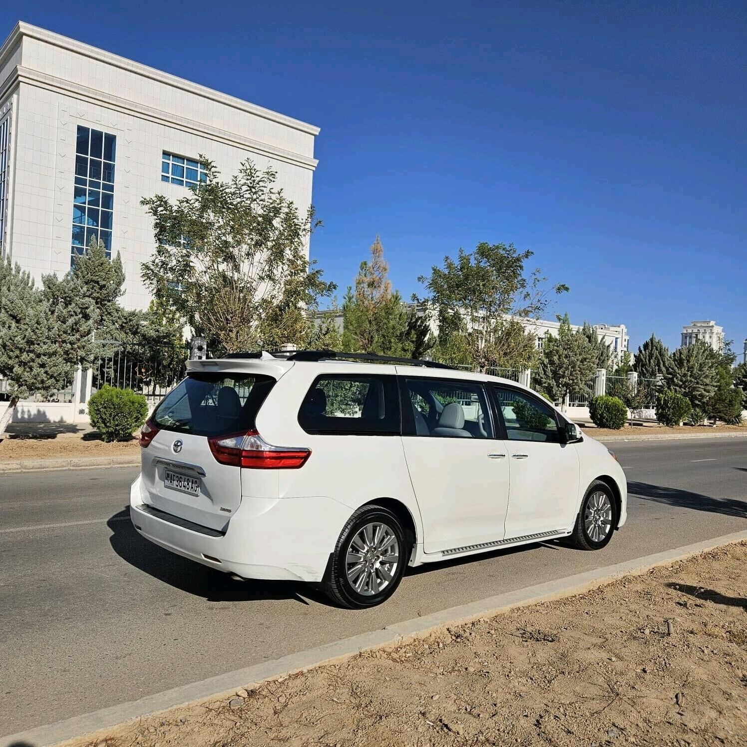 Toyota Sienna 2017 - 450 000 TMT - Ашхабад - img 3