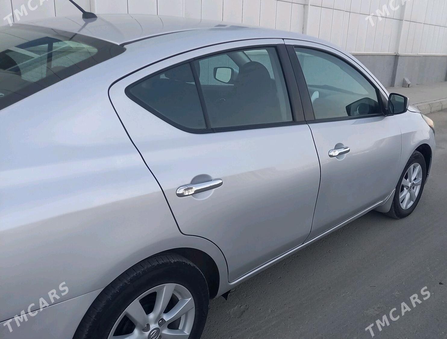 Nissan Versa 2018 - 145 000 TMT - Гёкдепе - img 5