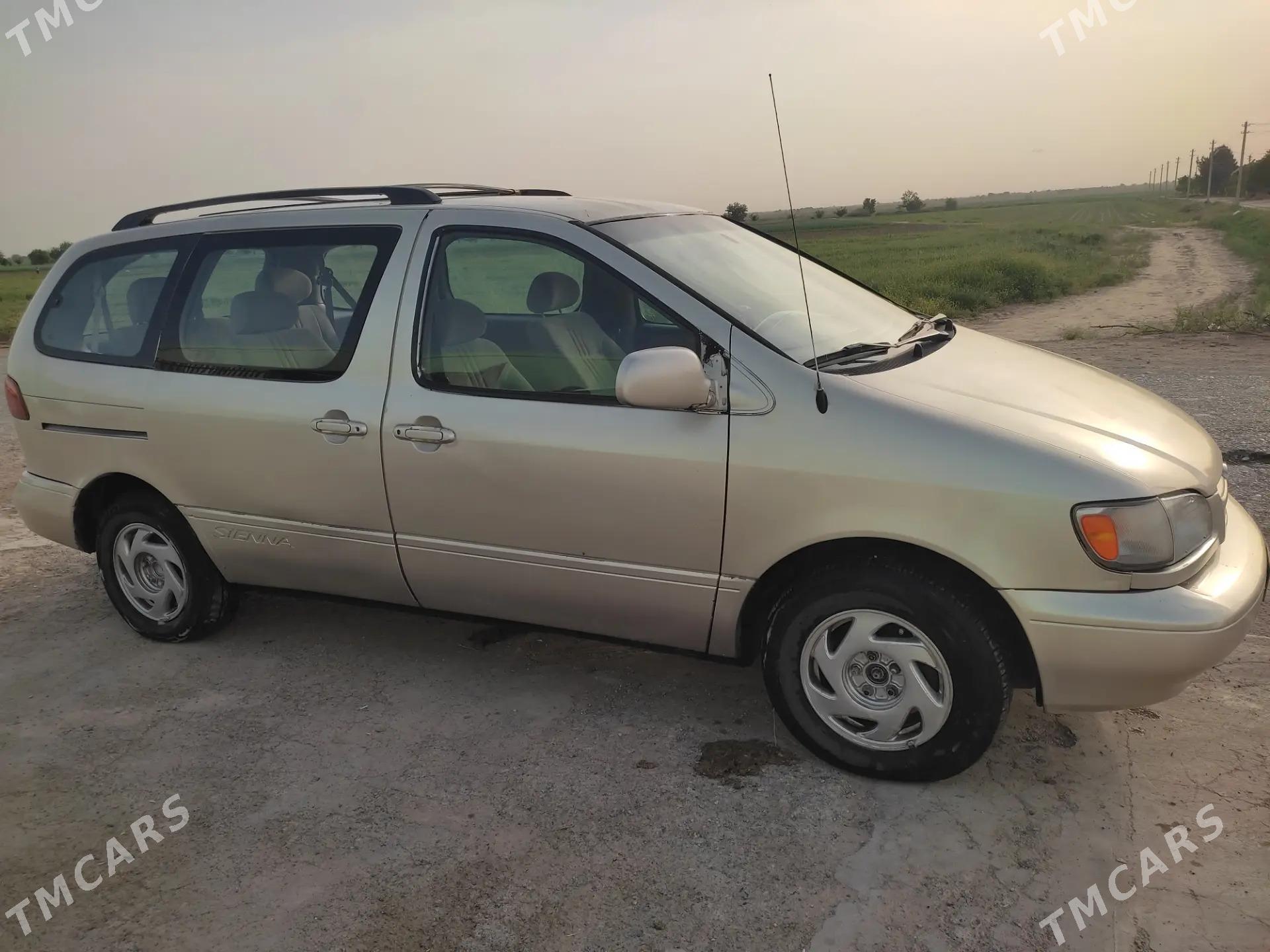Toyota Sienna 2000 - 160 000 TMT - Байрамали - img 1