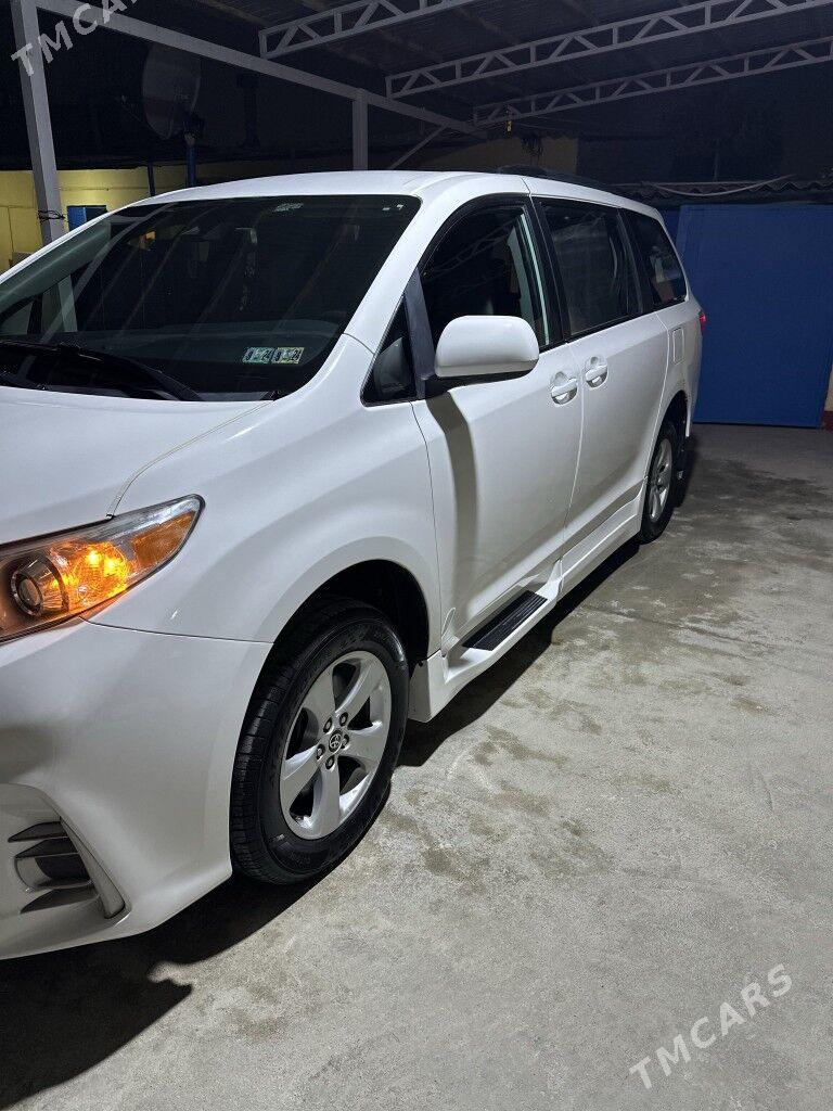 Toyota Sienna 2020 - 330 000 TMT - Ашхабад - img 2