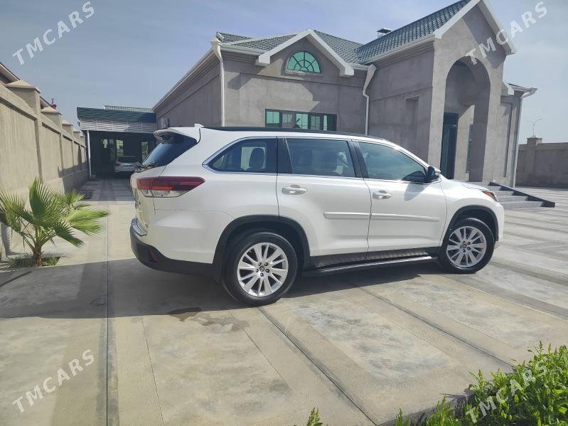 Toyota Highlander 2019 - 460 000 TMT - Байрамали - img 1