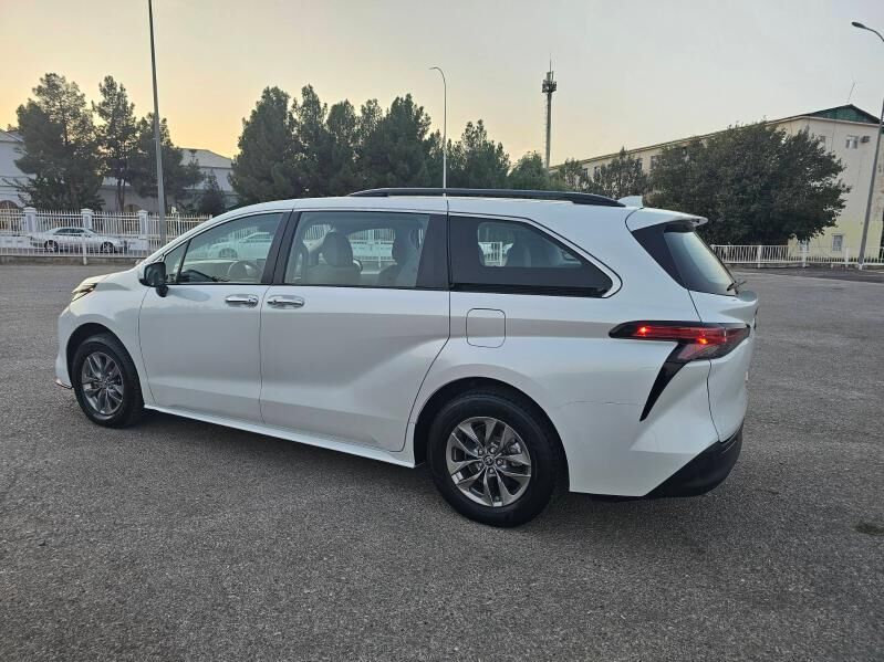 Toyota Sienna 2022 - 385 000 TMT - Ашхабад - img 9
