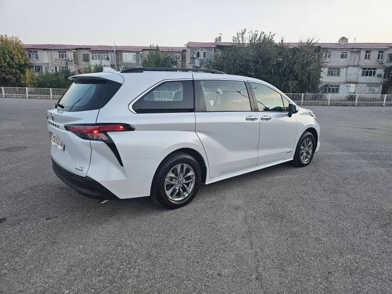 Toyota Sienna 2022 - 385 000 TMT - Ашхабад - img 4
