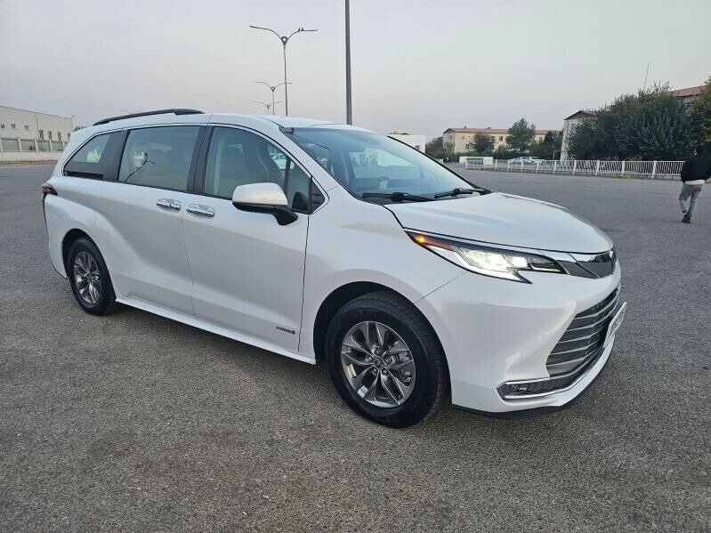 Toyota Sienna 2022 - 385 000 TMT - Ашхабад - img 2