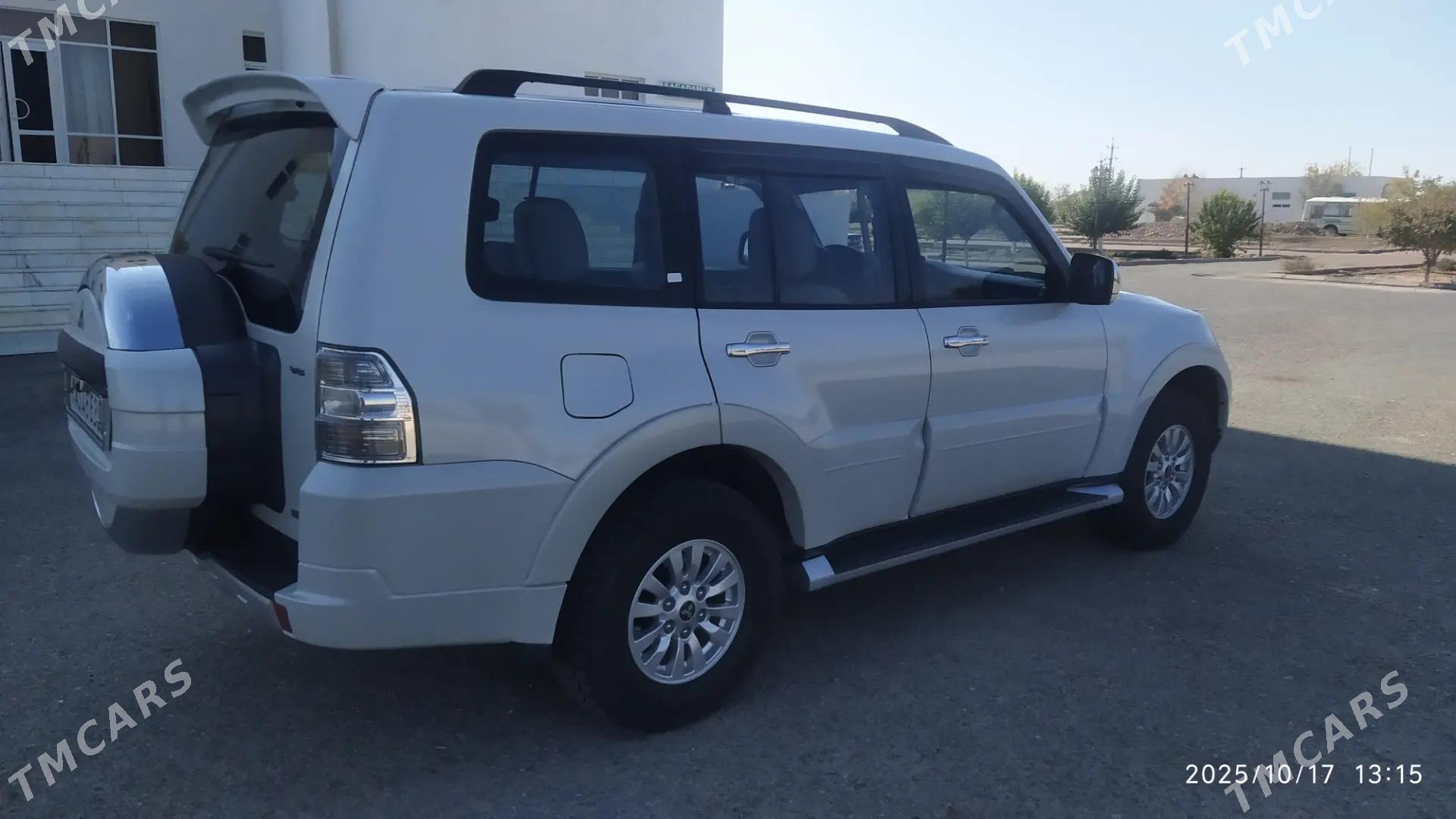Mitsubishi Pajero 2010 - 270 000 TMT - Дашогуз - img 2