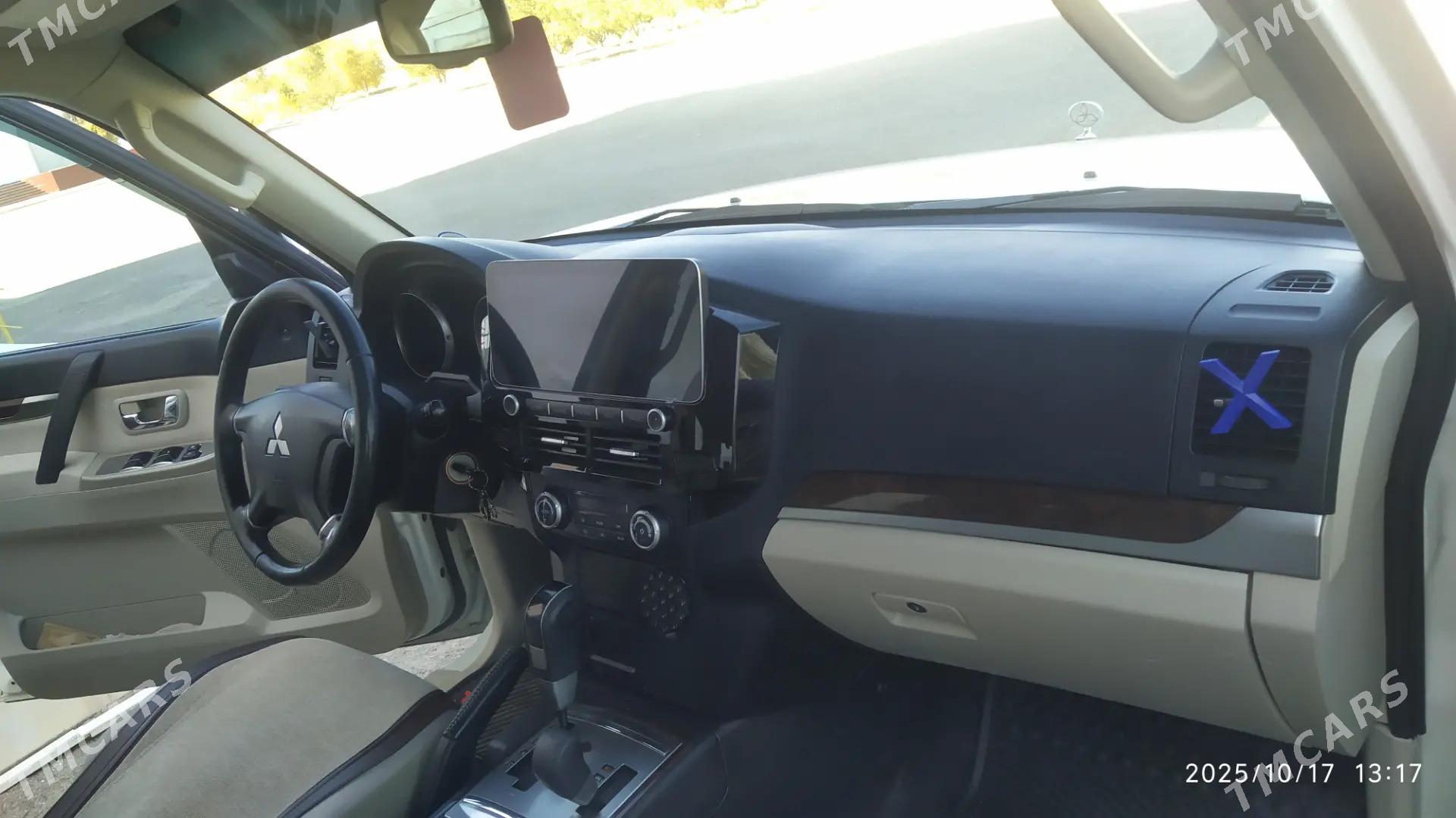 Mitsubishi Pajero 2010 - 270 000 TMT - Дашогуз - img 3
