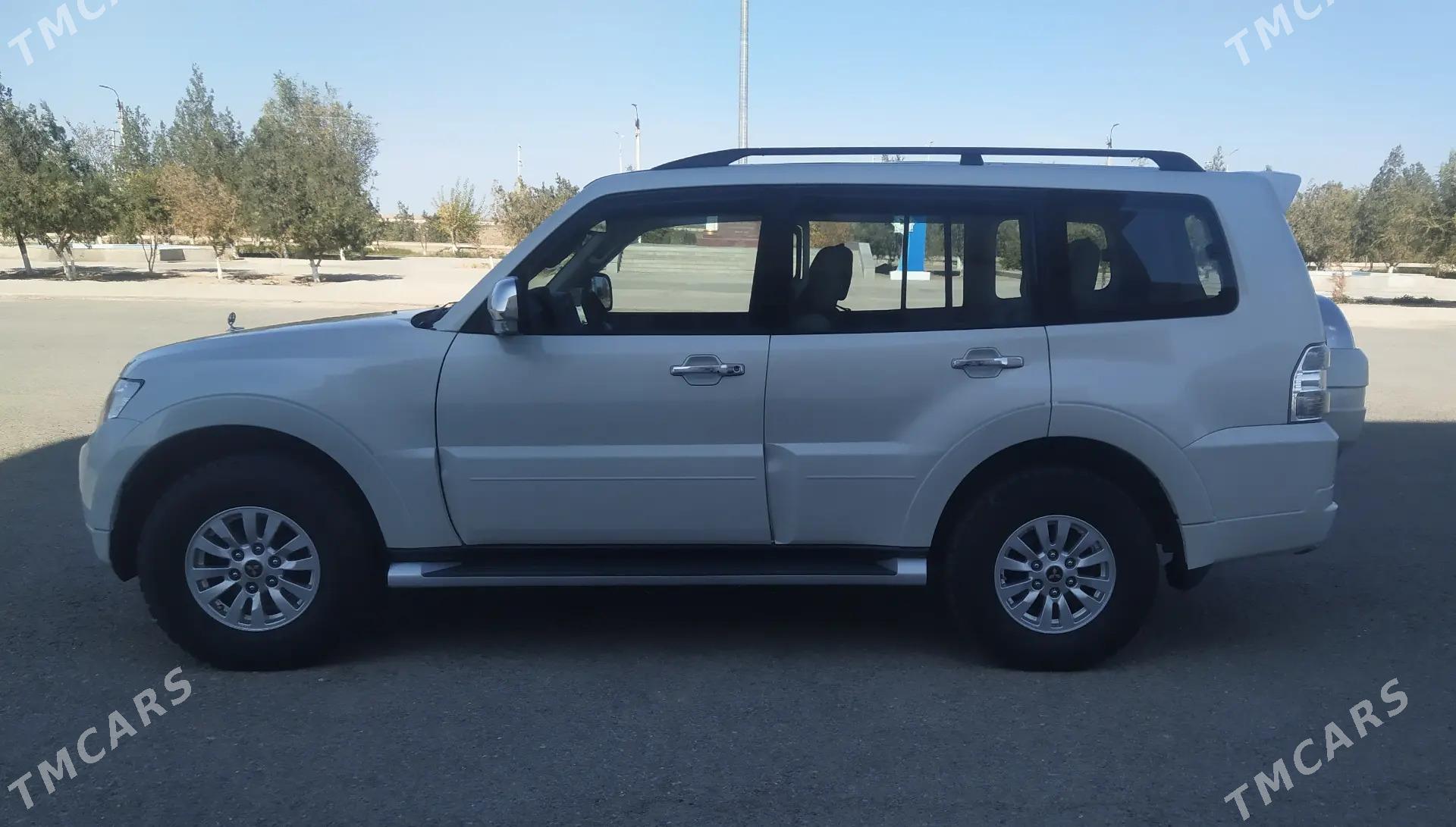 Mitsubishi Pajero 2010 - 270 000 TMT - Дашогуз - img 4