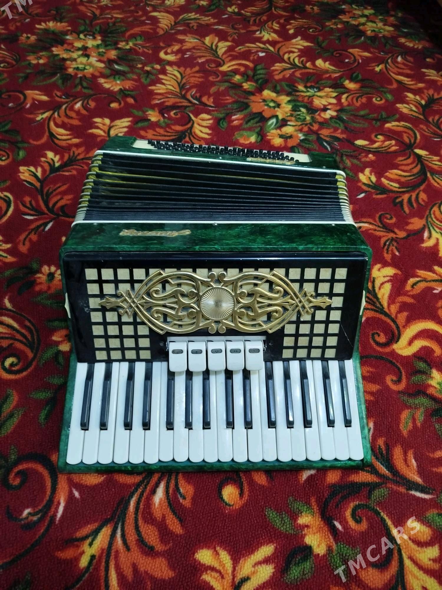 аккордеоны восход и аккорд. - Türkmenabat - img 2