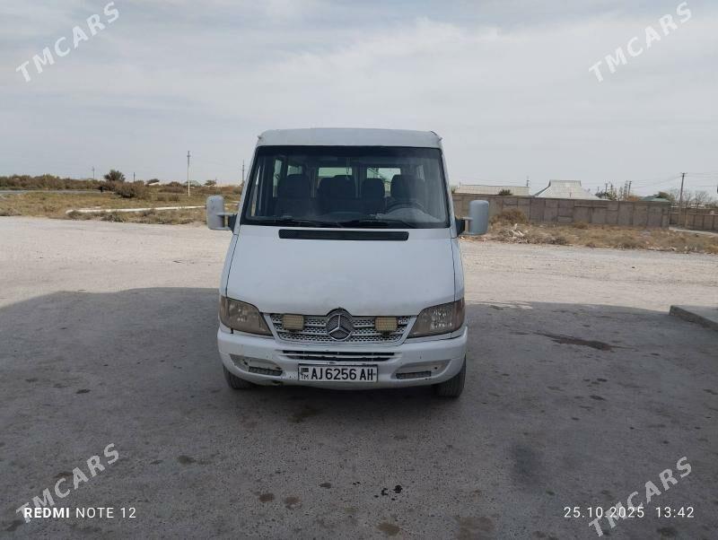 Mercedes-Benz Sprinter 3500 2004 - 130 000 TMT - Кака - img 1