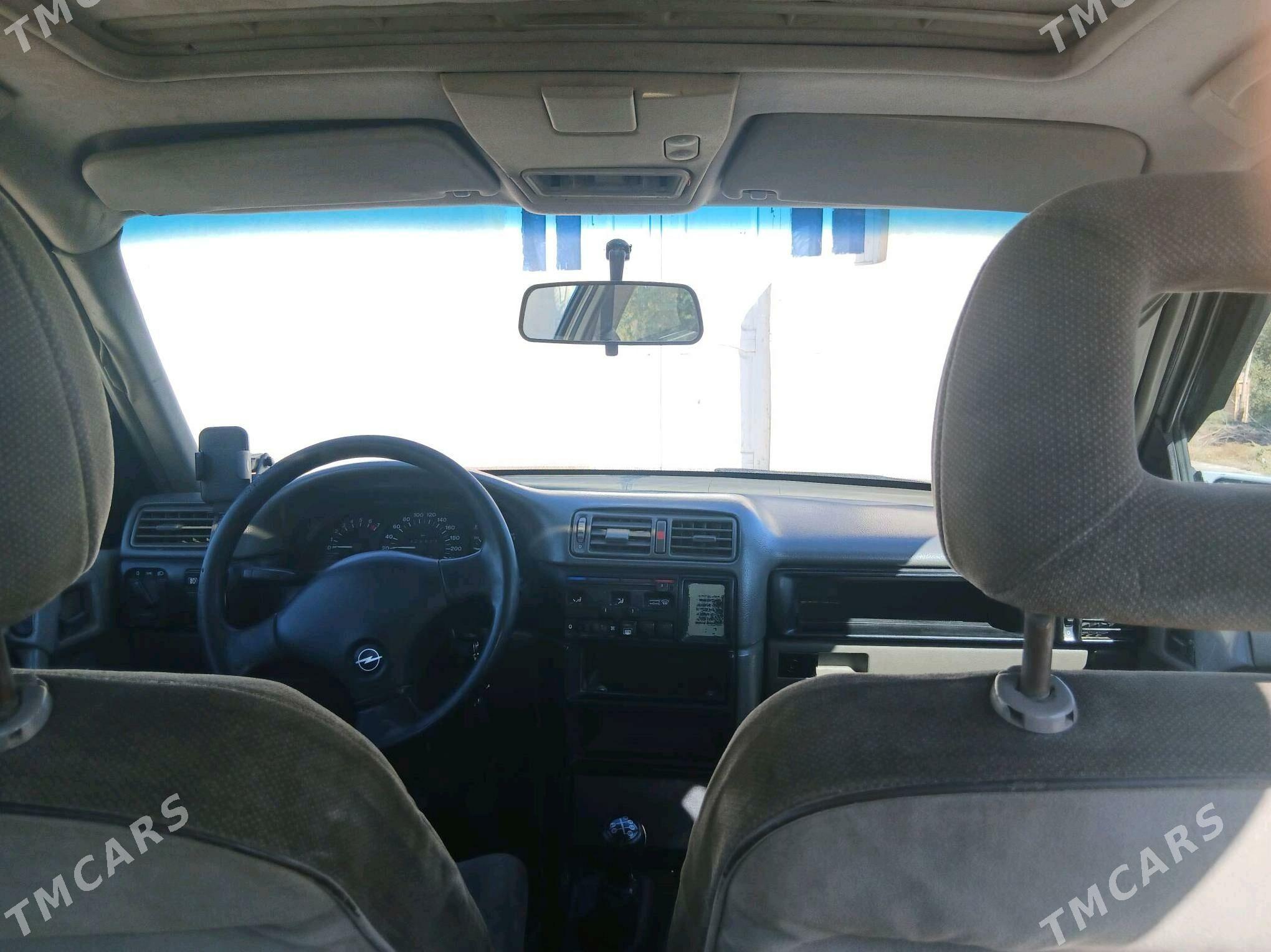 Opel Vectra 1992 - 32 000 TMT - Gubadag - img 1