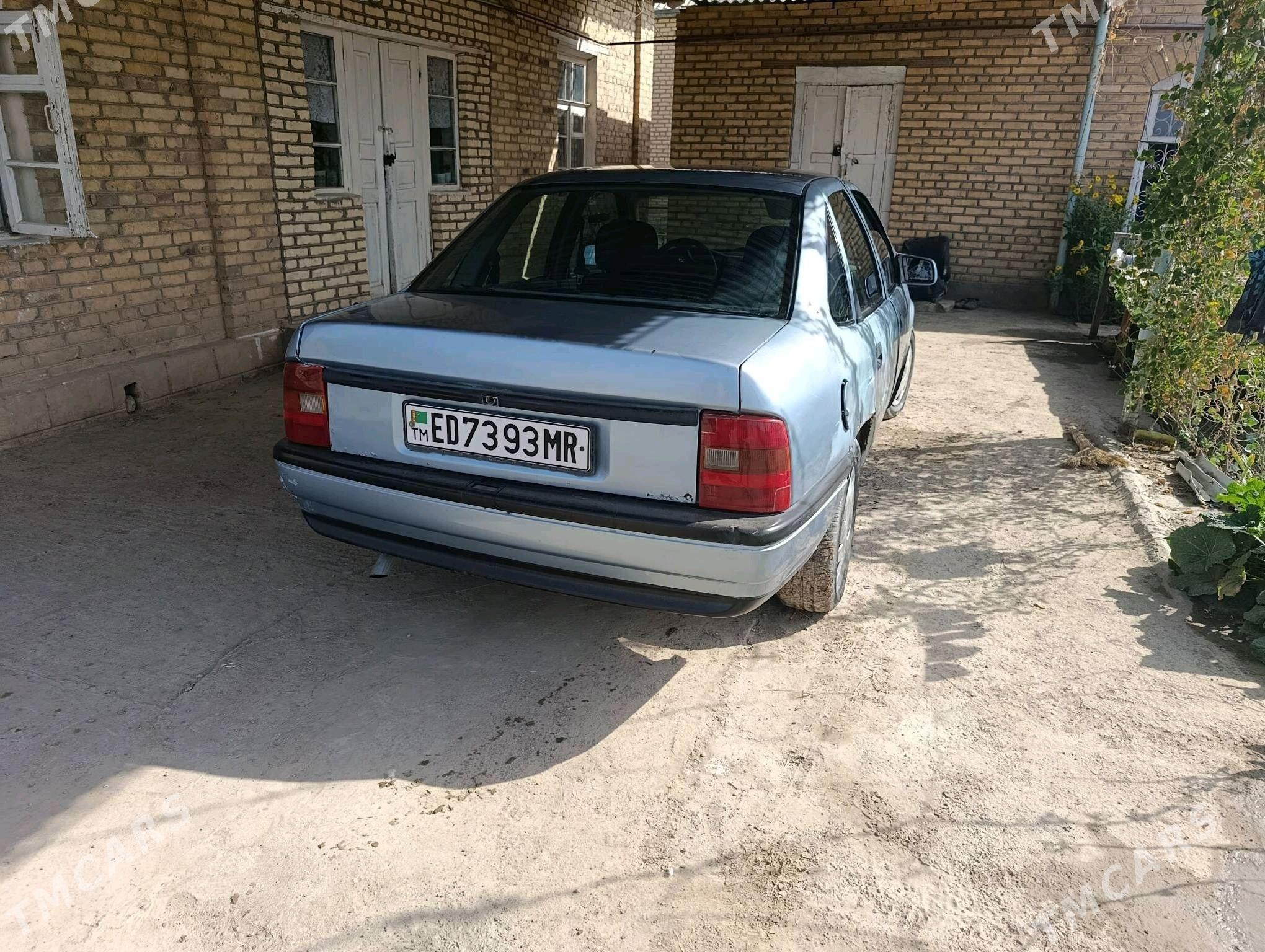 Opel Vectra 1991 - 25 000 TMT - Мары - img 1