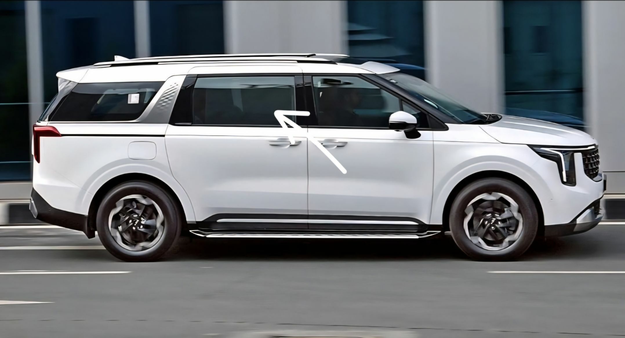 Kia Carnival yzky 2 gapy aynalar 2 200 TMT - Улица Ататурка - img 2