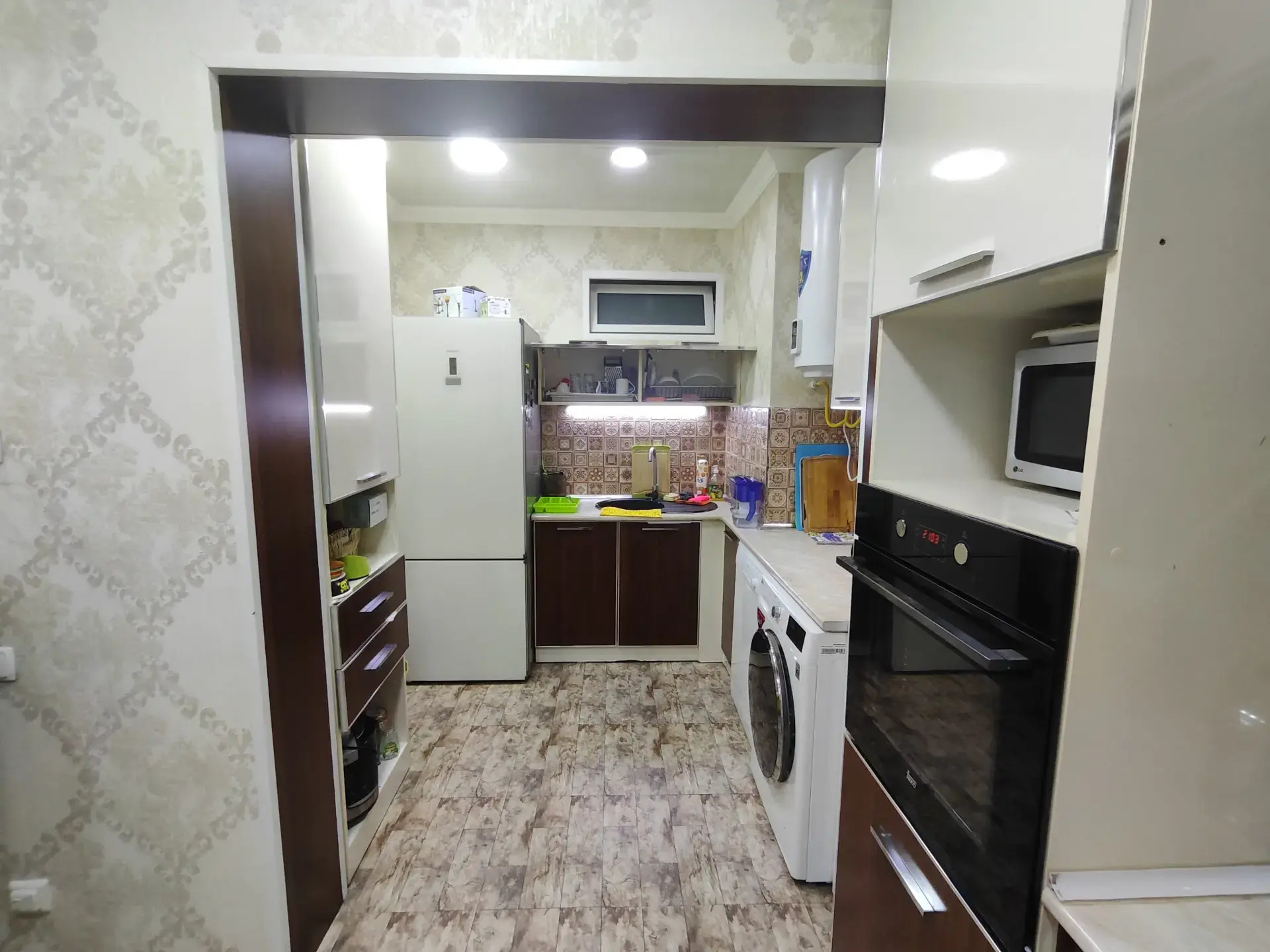 ПРОДАЮ МИР 3 3 КОМ 3 ЭТАЖ  - Мир 3 - img 4