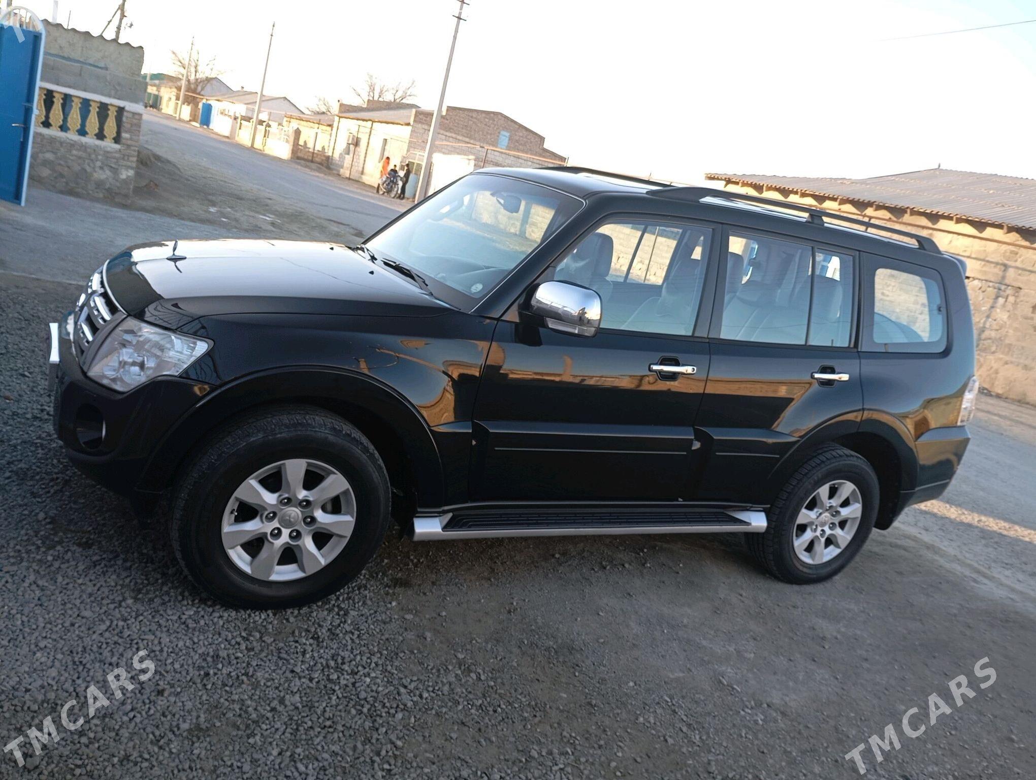 Mitsubishi Pajero 2012 - 280 000 TMT - Берекет - img 4
