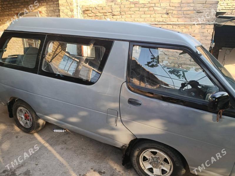 Toyota Town Ace 1994 - 22 000 TMT - Саят - img 2