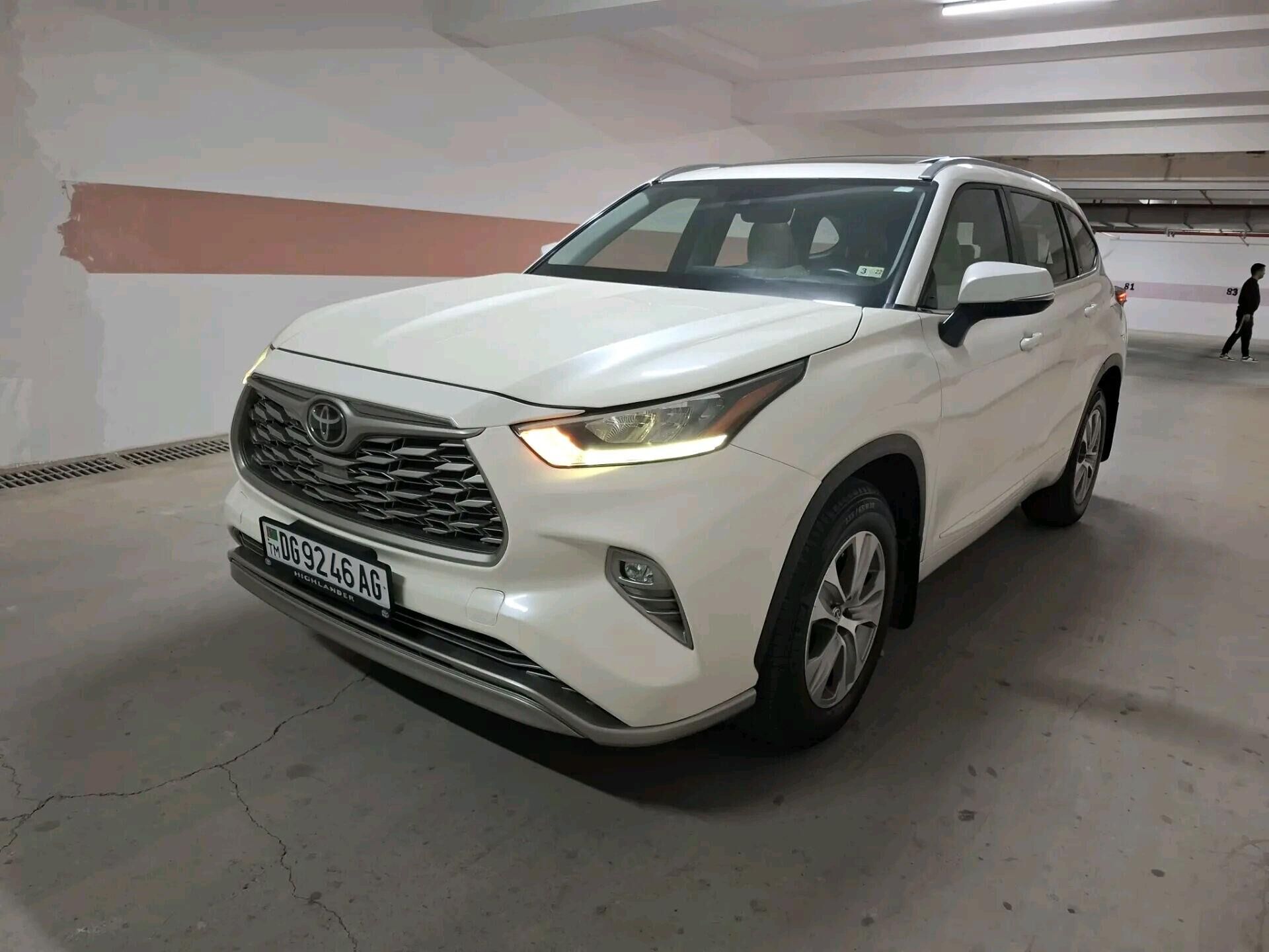 Toyota Highlander 2021 - 550 000 TMT - Aşgabat - img 9