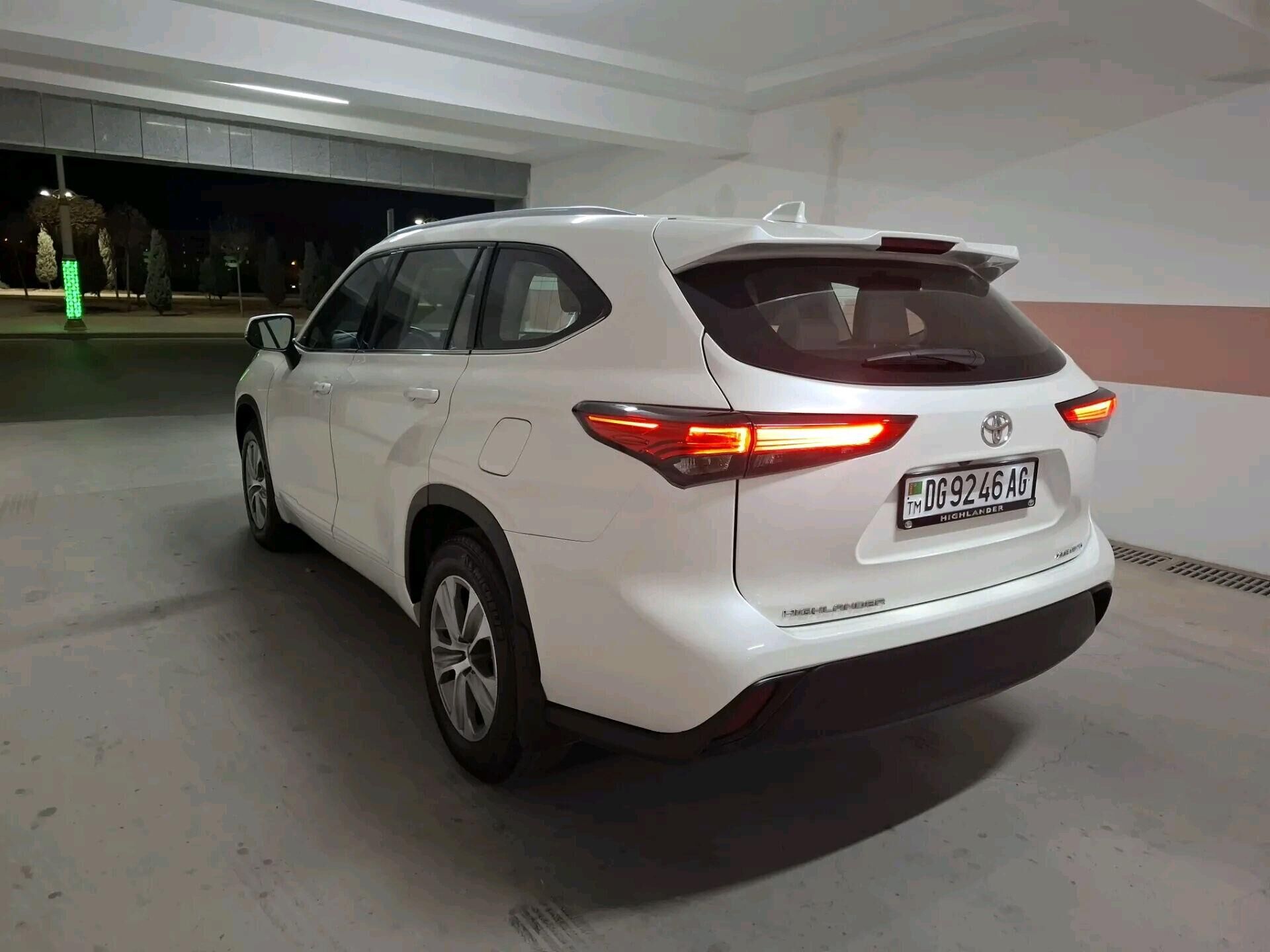 Toyota Highlander 2021 - 550 000 TMT - Aşgabat - img 10