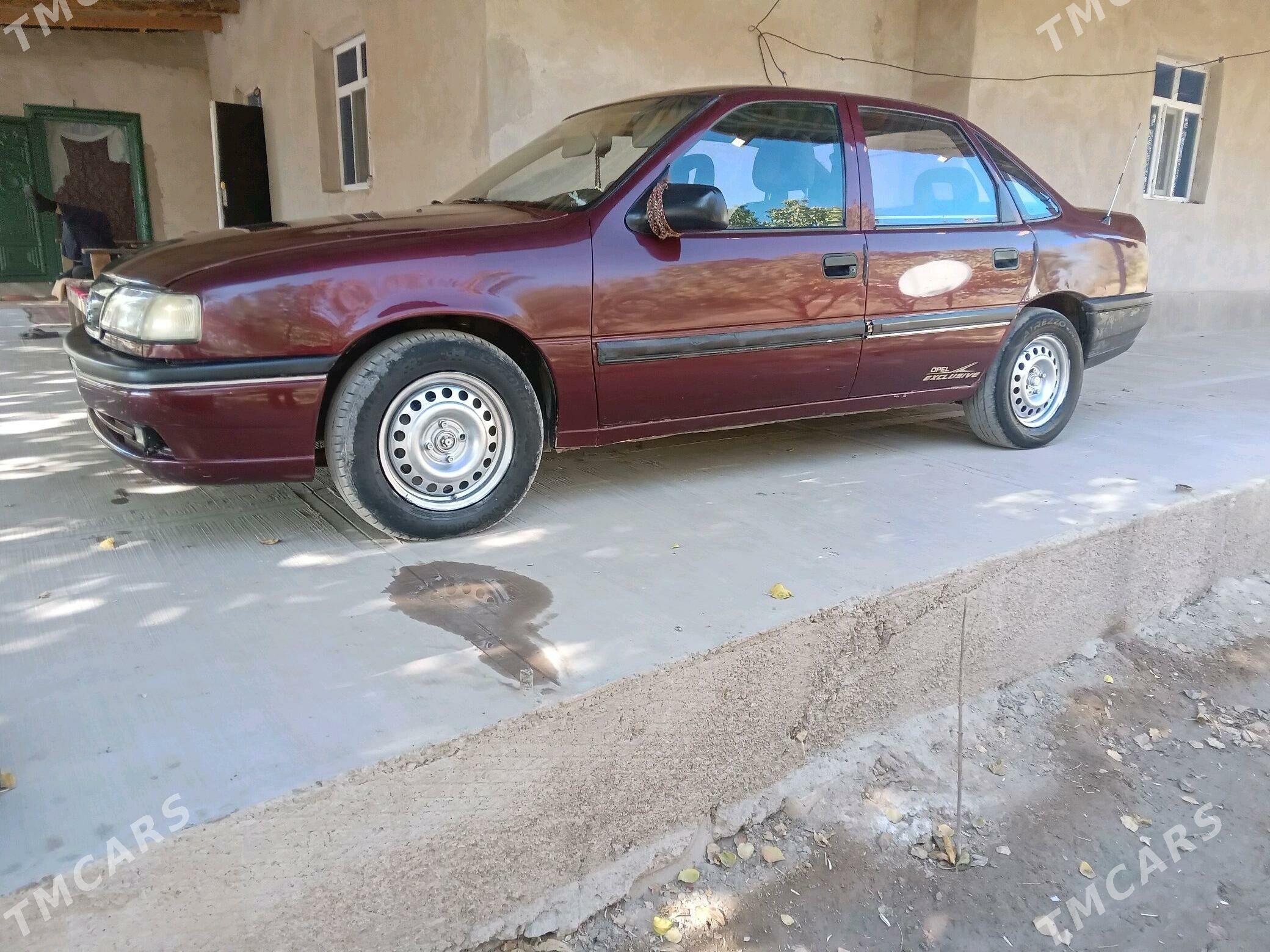 Opel Vectra 1992 - 32 000 TMT - Губадаг - img 1