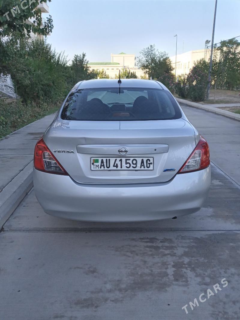 Nissan Versa 2012 - 110 000 TMT - Кëши - img 2
