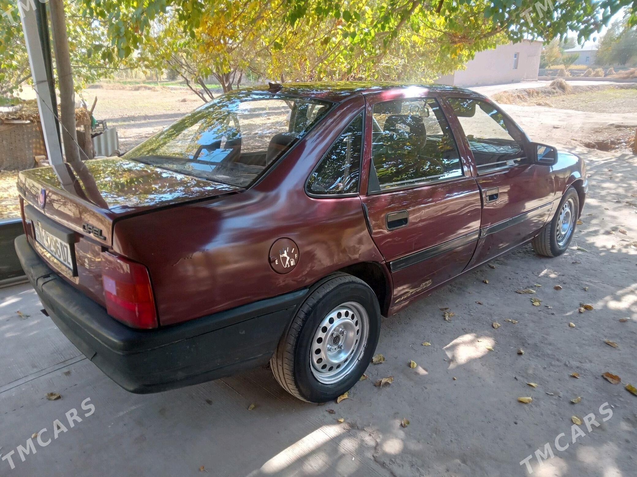 Opel Vectra 1992 - 32 000 TMT - Губадаг - img 2