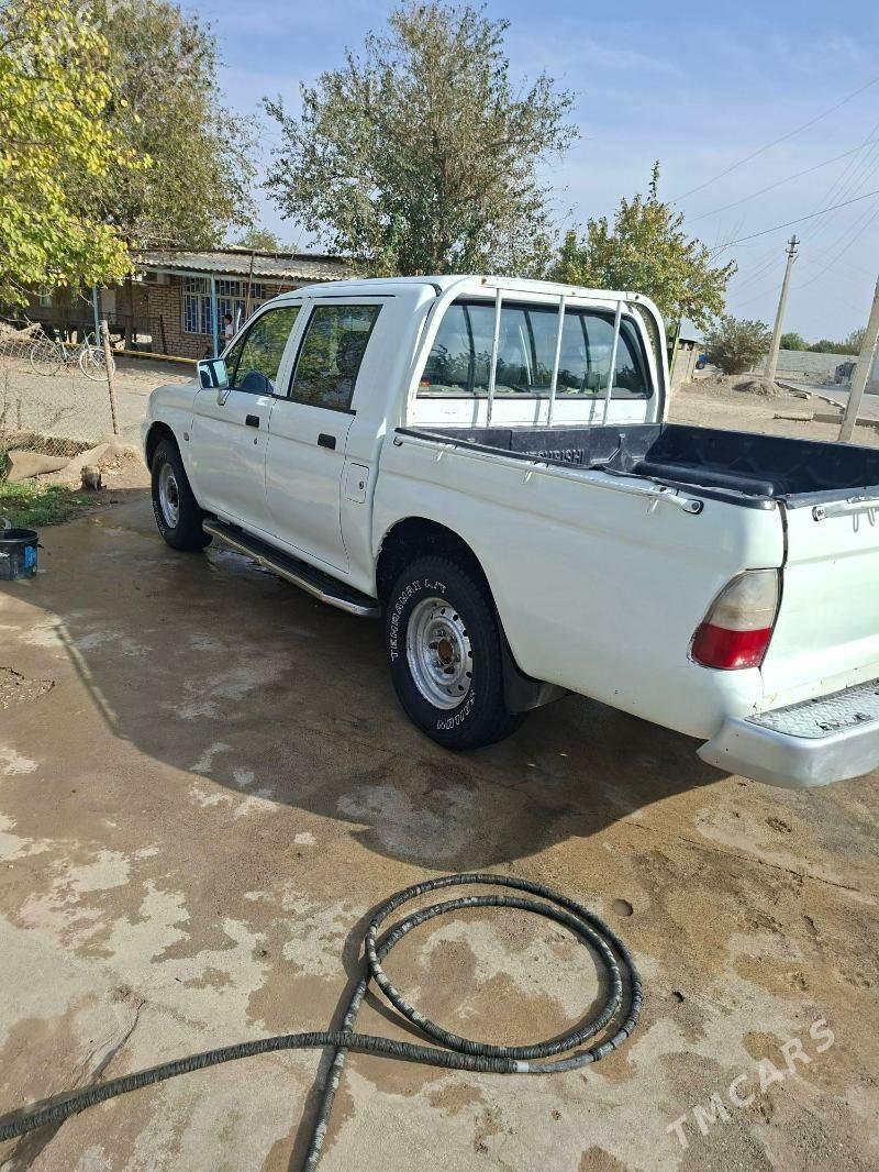 Mitsubishi L200 2006 - 95 000 TMT - Ак-Бугдайский этрап - img 1