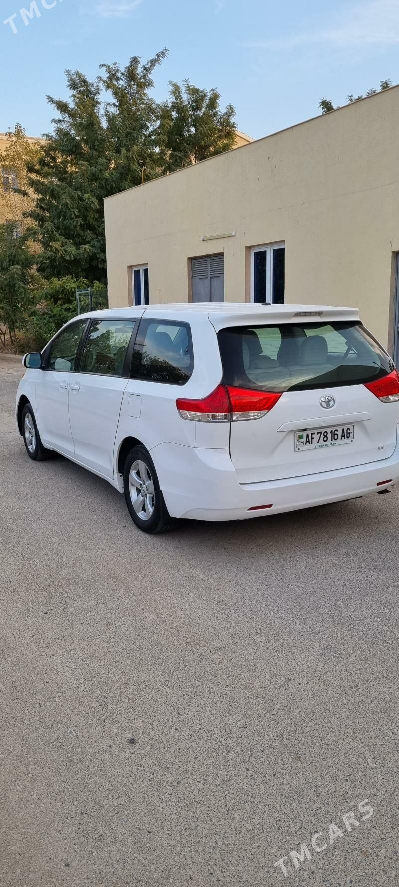 Toyota Sienna 2012 - 295 000 TMT - Aşgabat - img 3