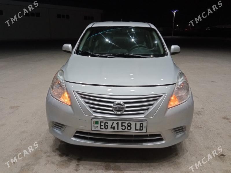 Nissan Versa 2013 - 107 000 TMT - Türkmenabat - img 4