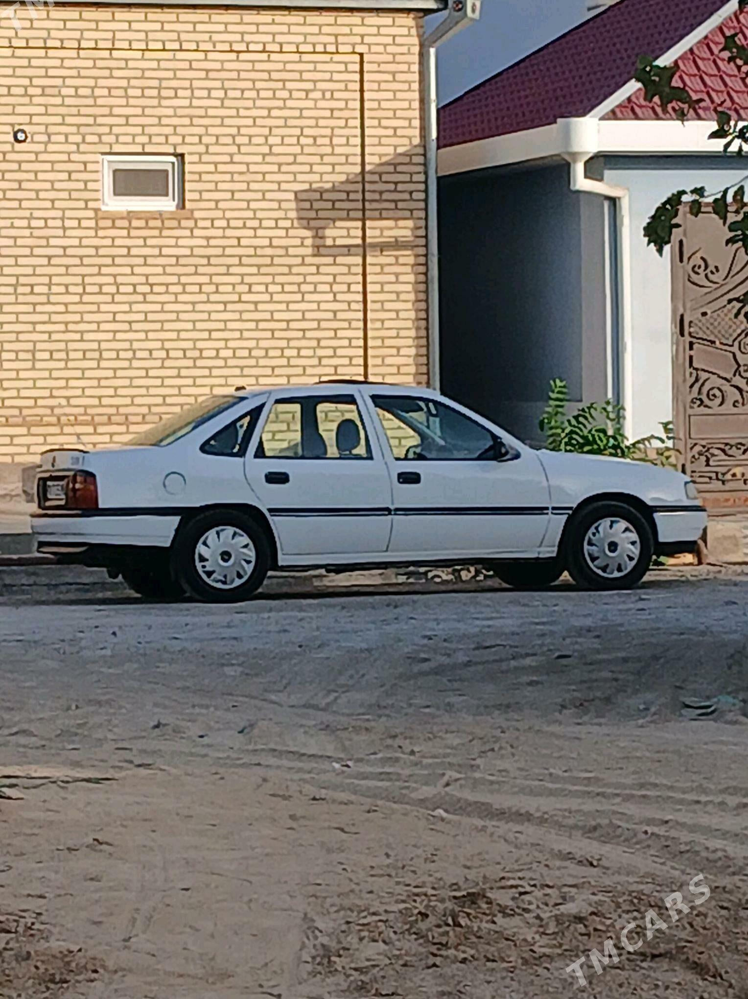 Opel Vectra 1992 - 27 000 TMT - Мары - img 3