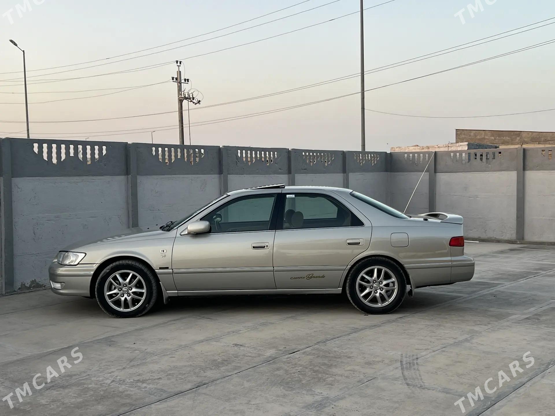 Toyota Camry 2000 - 190 000 TMT - Векильбазар - img 2