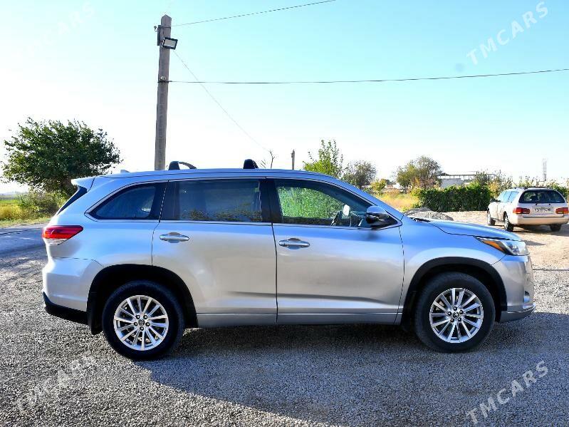 Toyota Highlander 2017 - 460 000 TMT - Мары - img 2