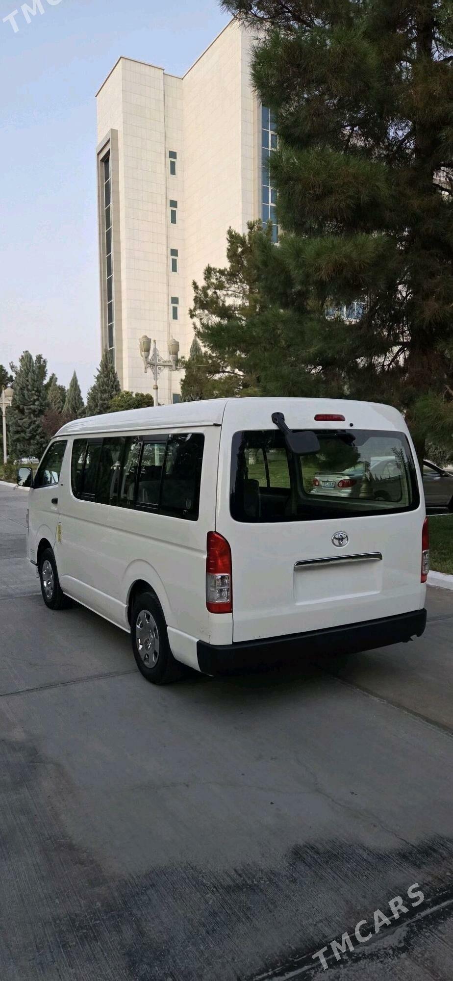 Toyota Hiace 2006 - 300 000 TMT - Мары - img 1