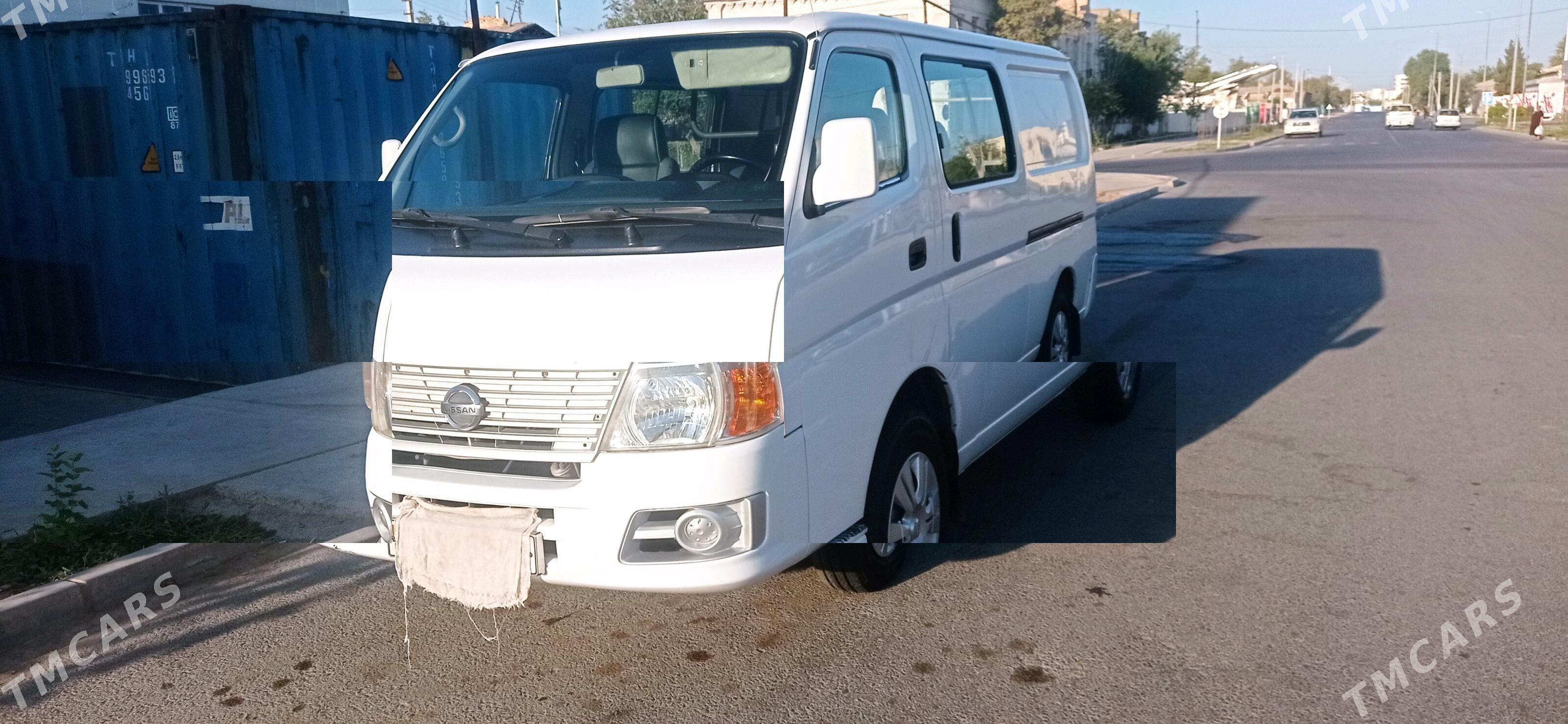 Nissan Urvan 2010 - 170 000 TMT - Мары - img 1
