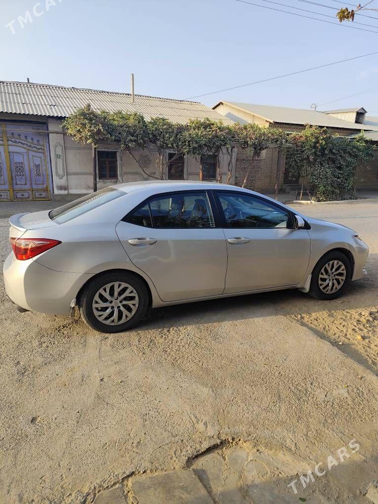 Toyota Corolla 2019 - 200 000 TMT - Туркменабат - img 2