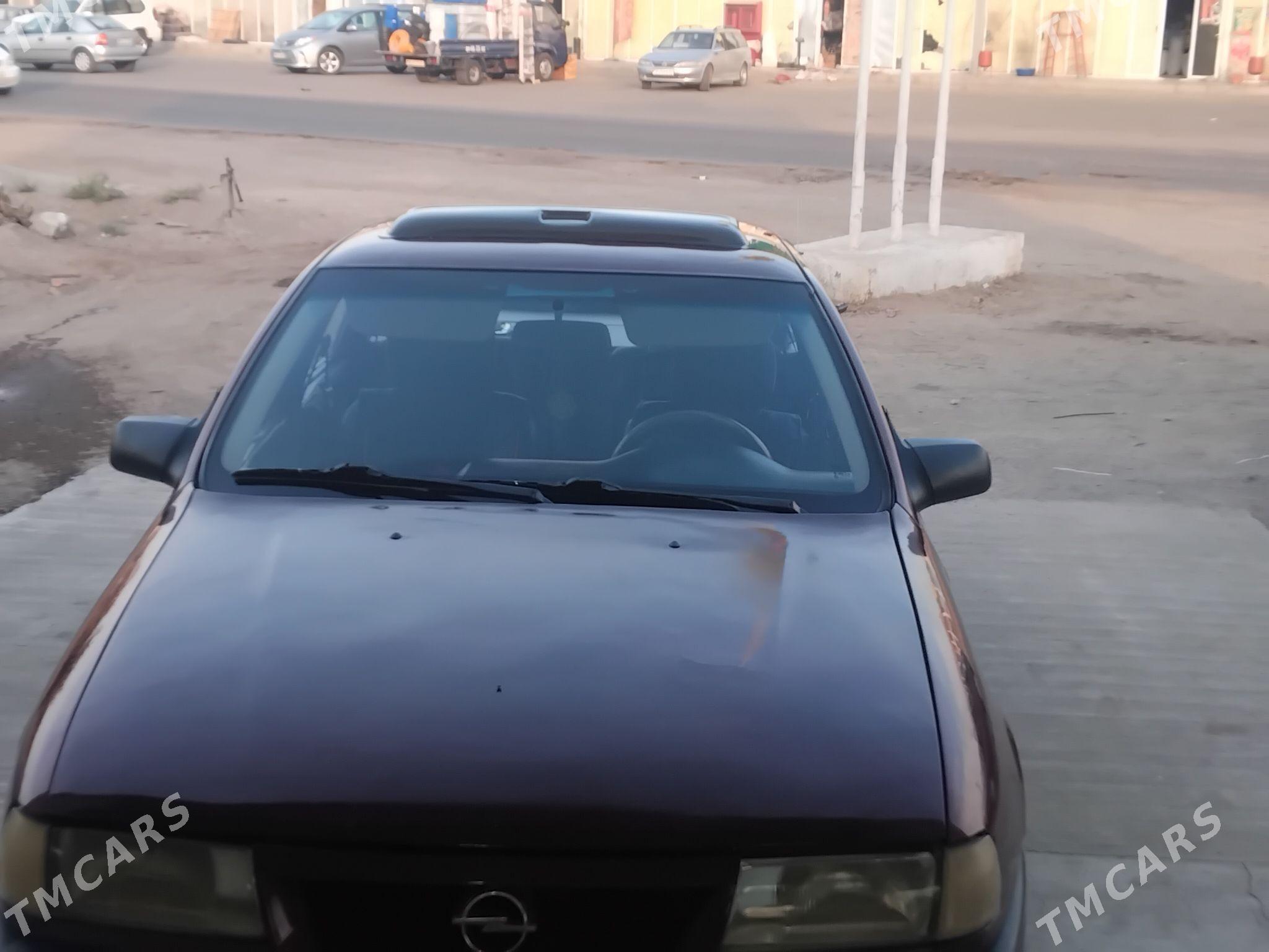 Opel Vectra 1993 - 50 000 TMT - Дашогуз - img 3