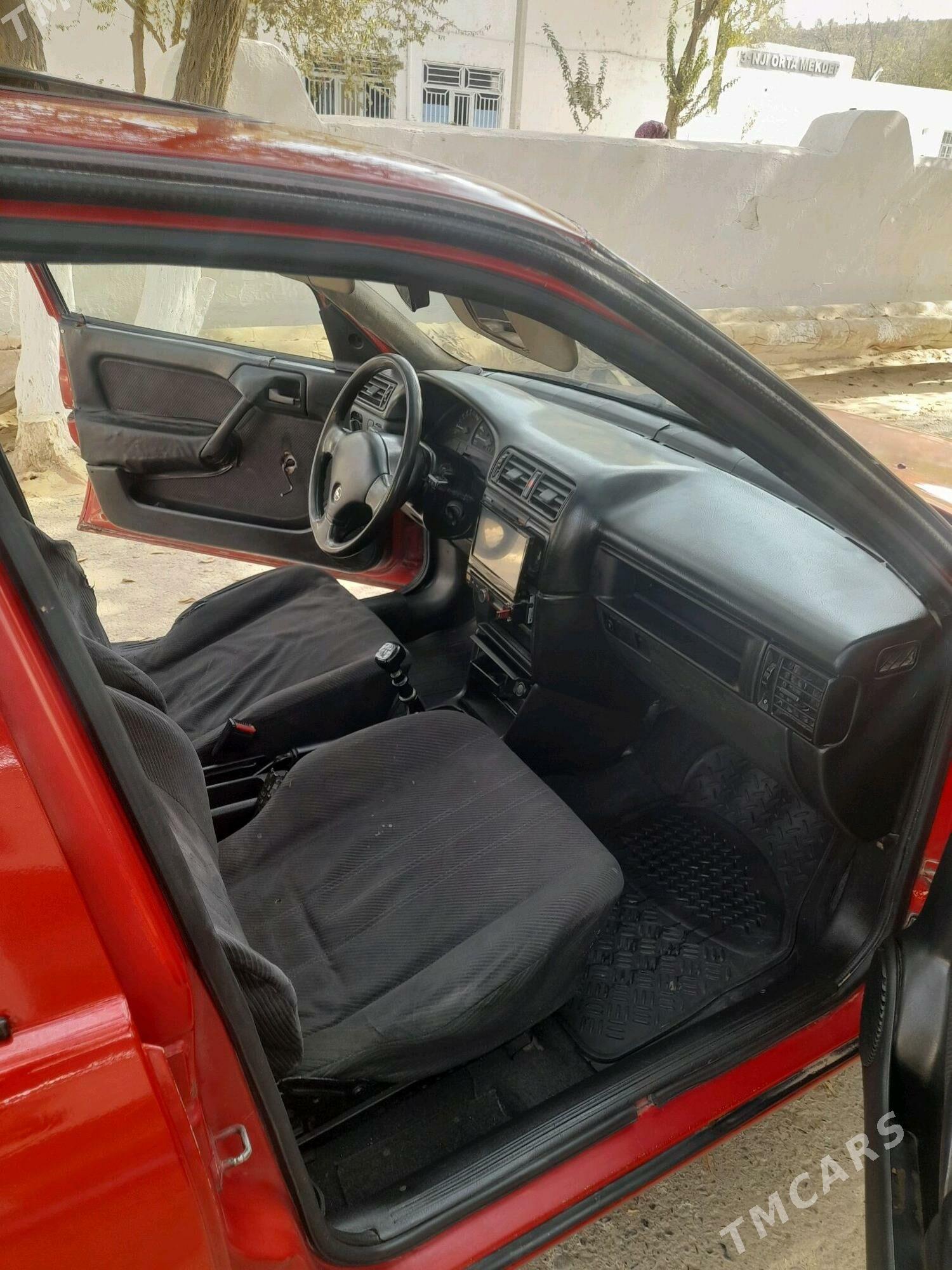 Opel Vectra 1990 - 38 000 TMT - Mary - img 5