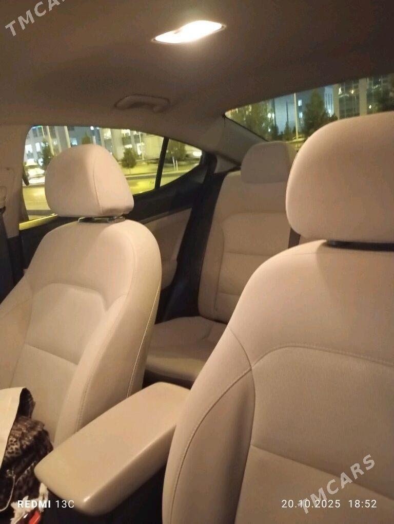 Hyundai Elantra 2018 - 190 000 TMT - Çoganly - img 5