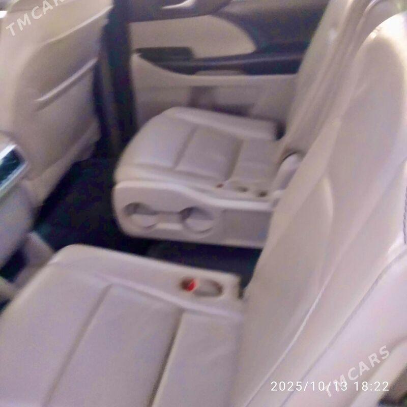 Toyota Highlander 2019 - 500 000 TMT - Дашогуз - img 6