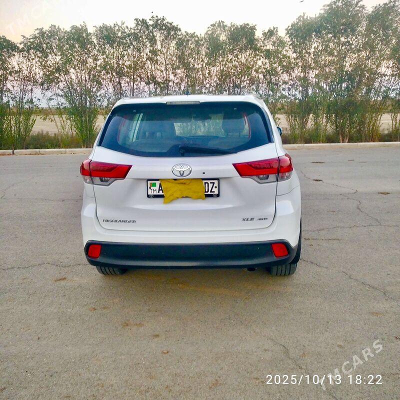 Toyota Highlander 2019 - 500 000 TMT - Дашогуз - img 8