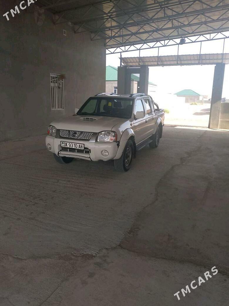 Nissan Navara 2011 - 150 000 TMT - Ашхабад - img 2