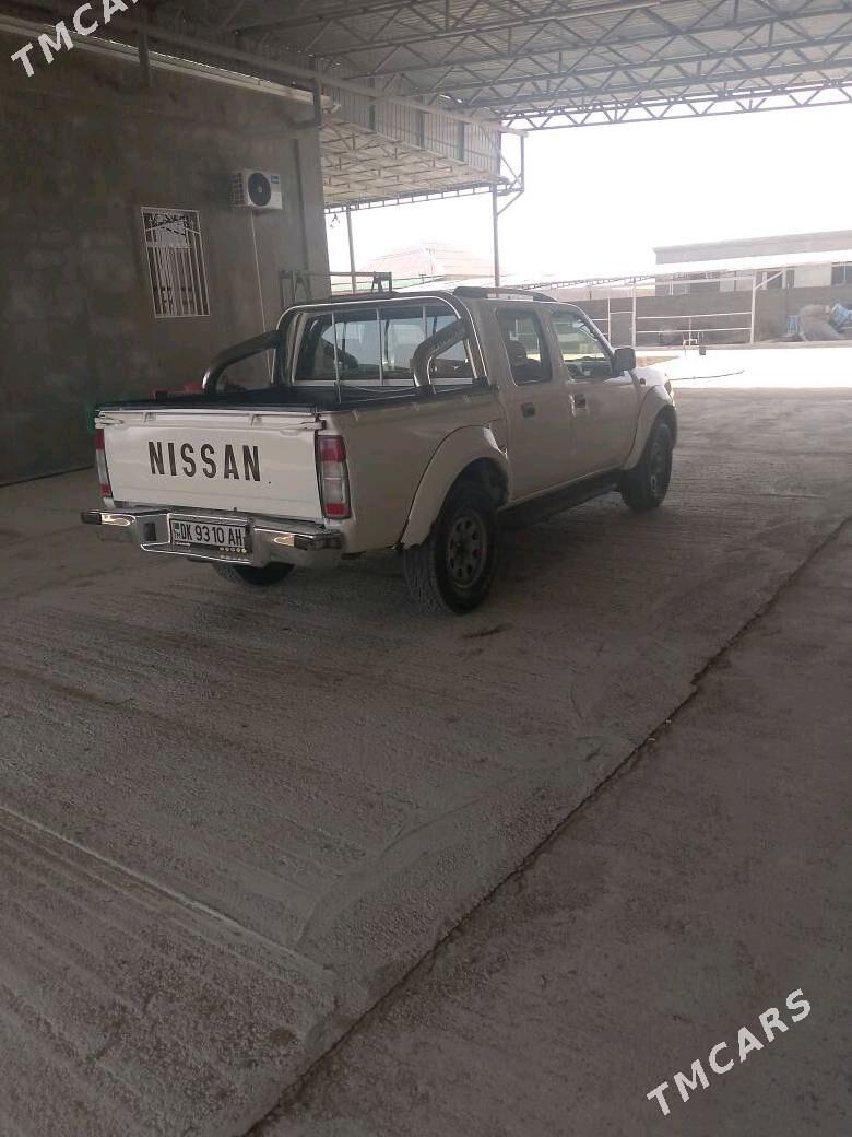 Nissan Navara 2011 - 150 000 TMT - Ашхабад - img 3