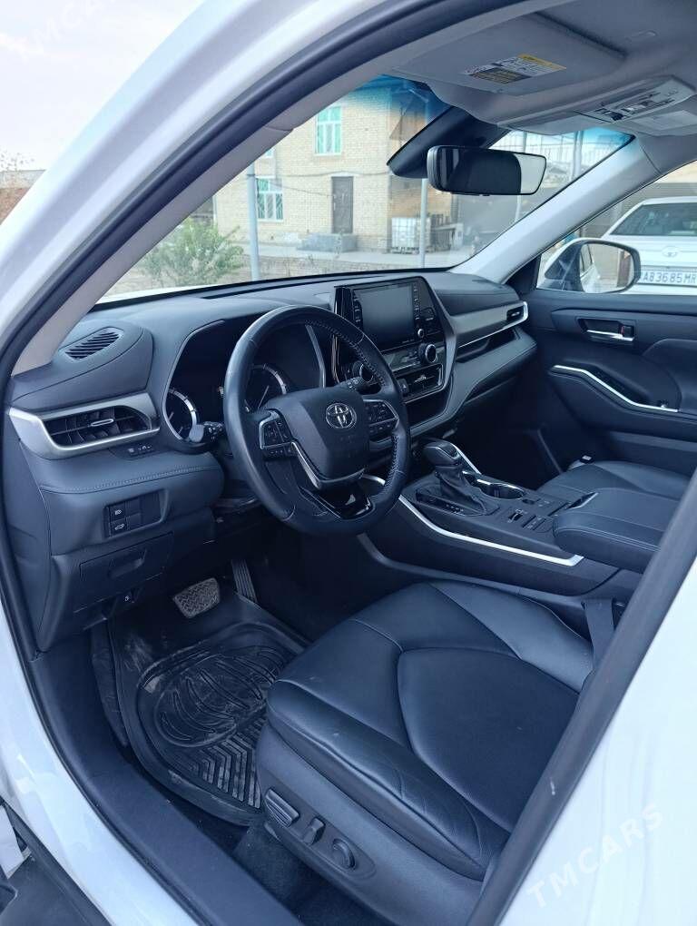Toyota Highlander 2021 - 525 000 TMT - Мары - img 5